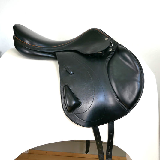 Equipe Expression Monoflap Jumping Saddle - 17.5" +1 (MW) Black TF98