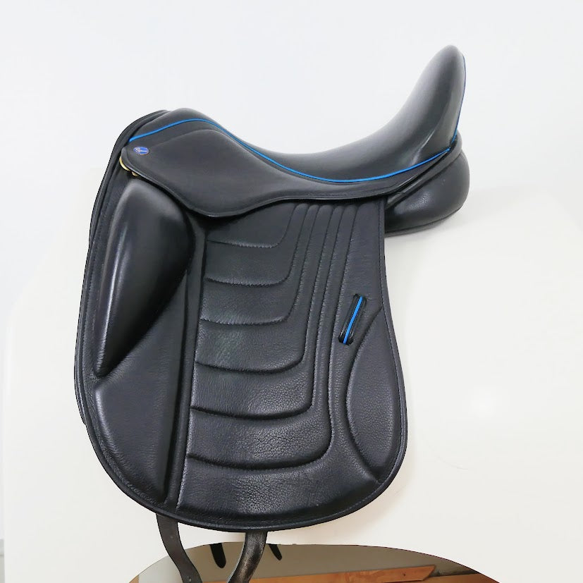 Silhouette Sapphire Monoflap Dressage Saddle - 16.5" Medium-Wide Black TD110