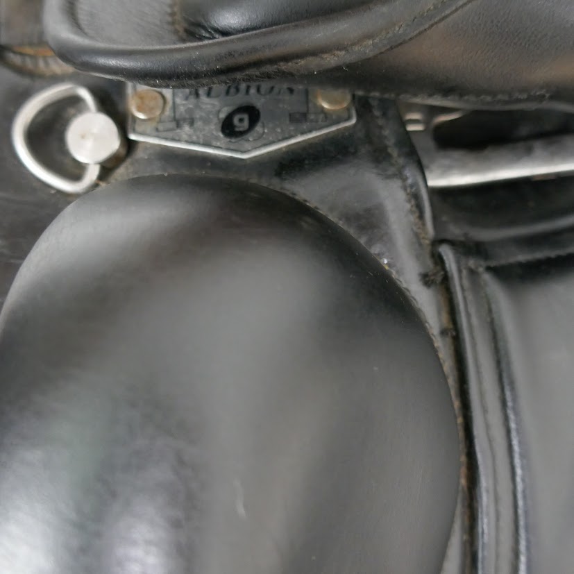 Albion Platinum Revelation SLK Dressage Saddle - 17.5" Medium (T) Black TD120