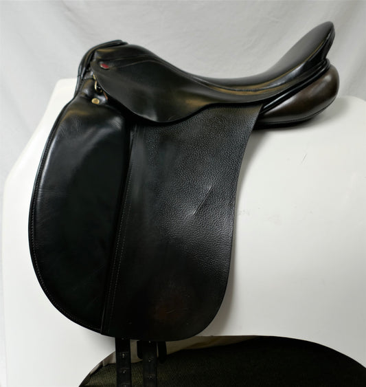 Albion Style Dressage Saddle - 18" Narrow Medium Black D905