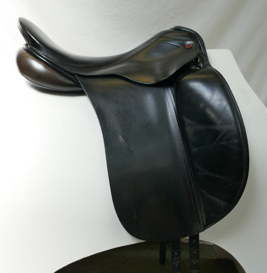 Albion Style Dressage Saddle - 18" Narrow Medium Black D905