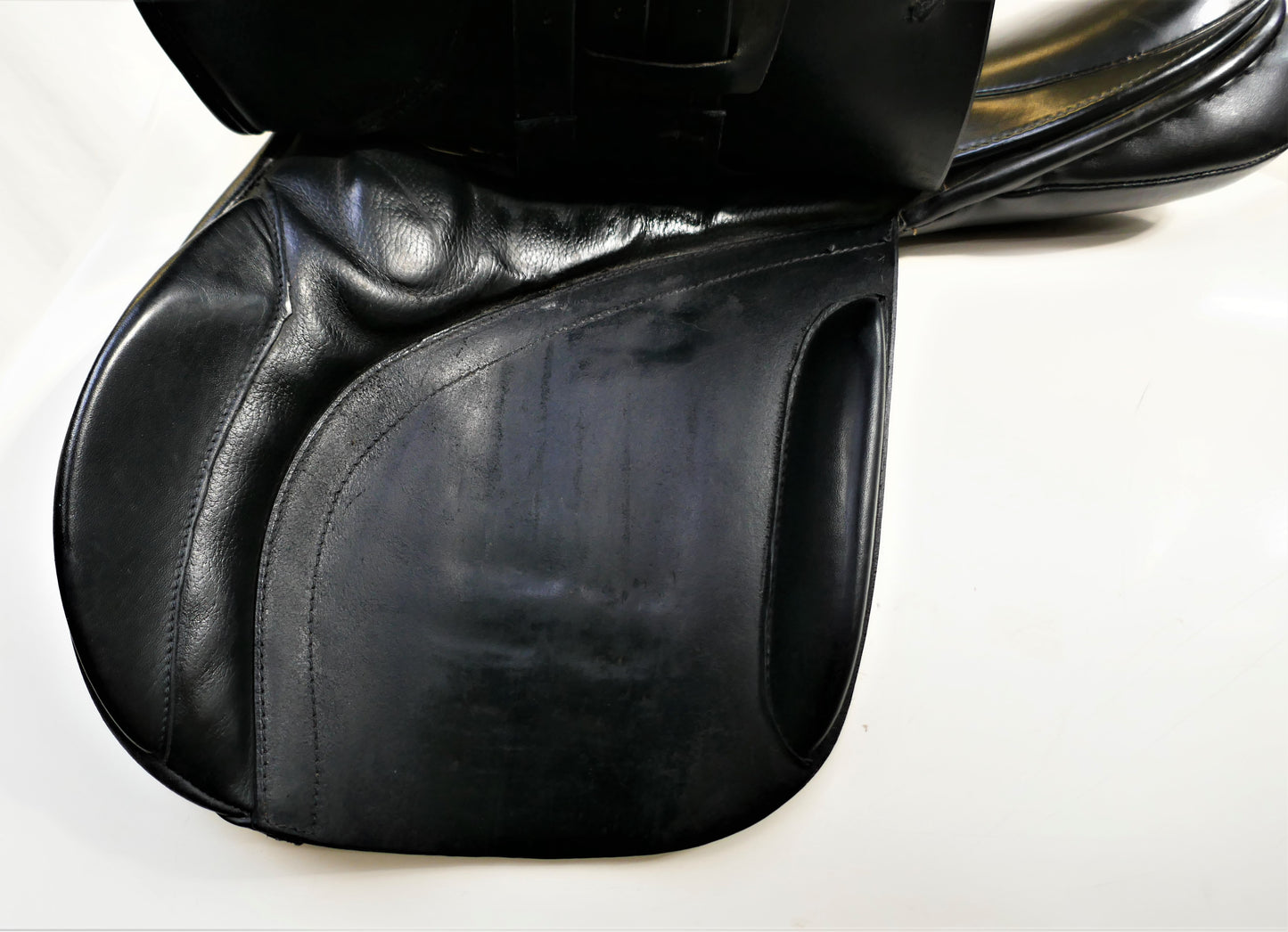 Ideal International Event Saddle - 18" Wide Black C1171