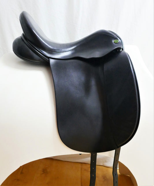 Batchelors Of Epping Dressage Saddle - 17" Medium Wide Black TD31