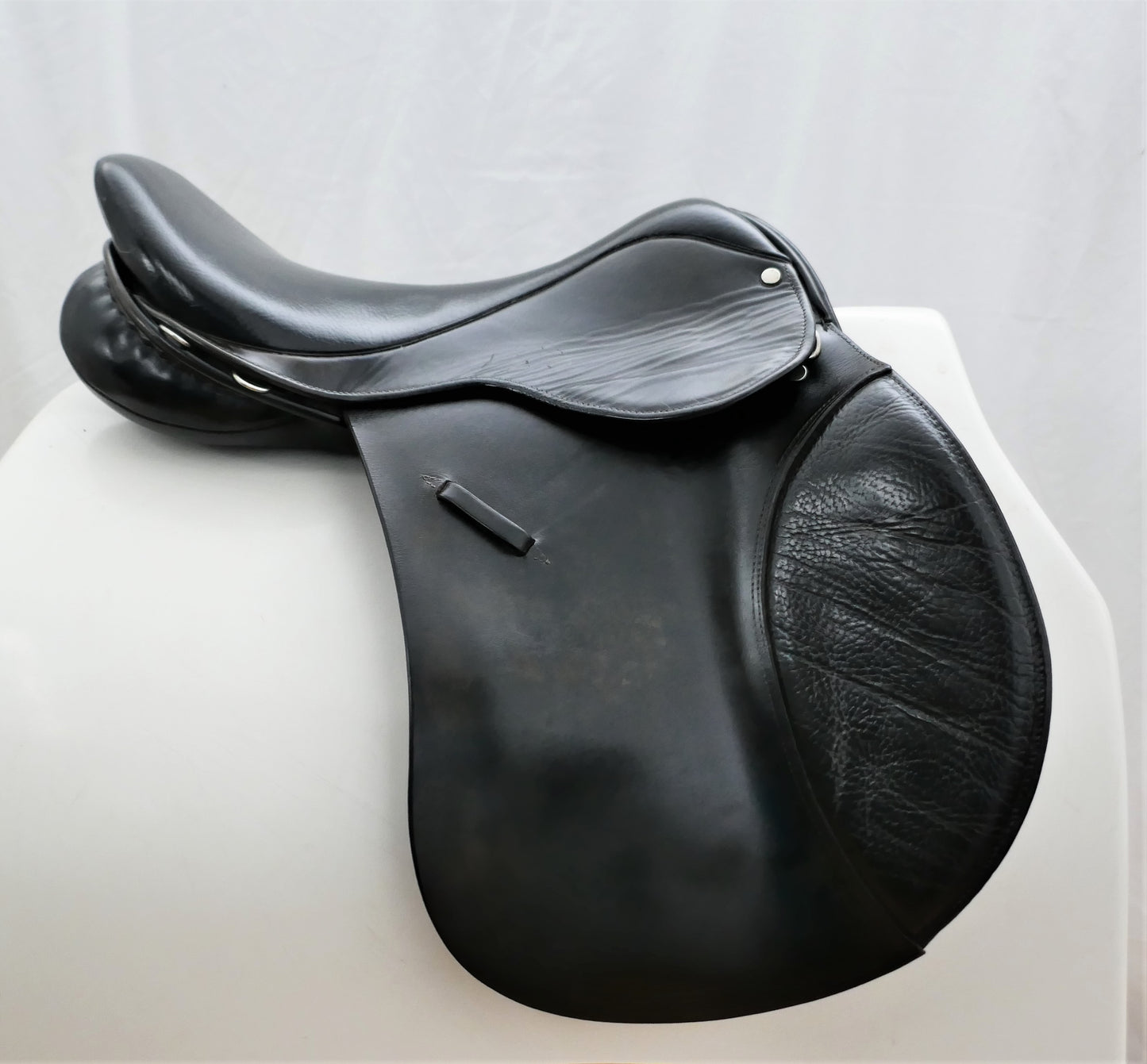 Ideal Grandee GP Saddle - 17.5" Medium Wide Black B4313