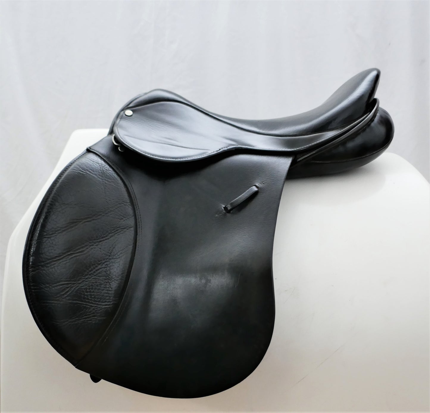 Ideal Grandee GP Saddle - 17.5" Medium Wide Black B4313