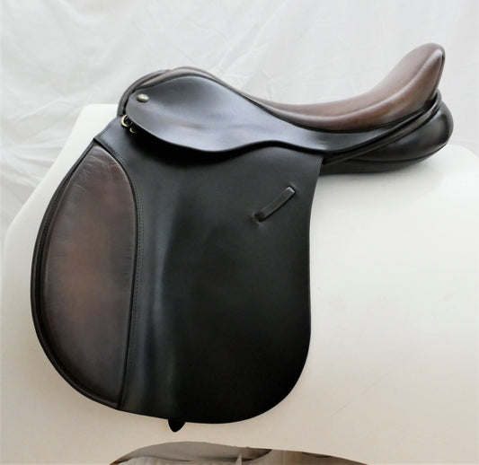 Ideal Wide Seat H&C VSD Saddle - 18" Wide Brown C1242