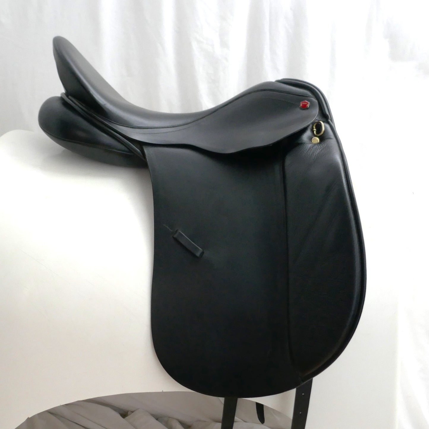 Albion Genesis K2 Dressage Saddle - 17.5" Medium Wide Black TD68