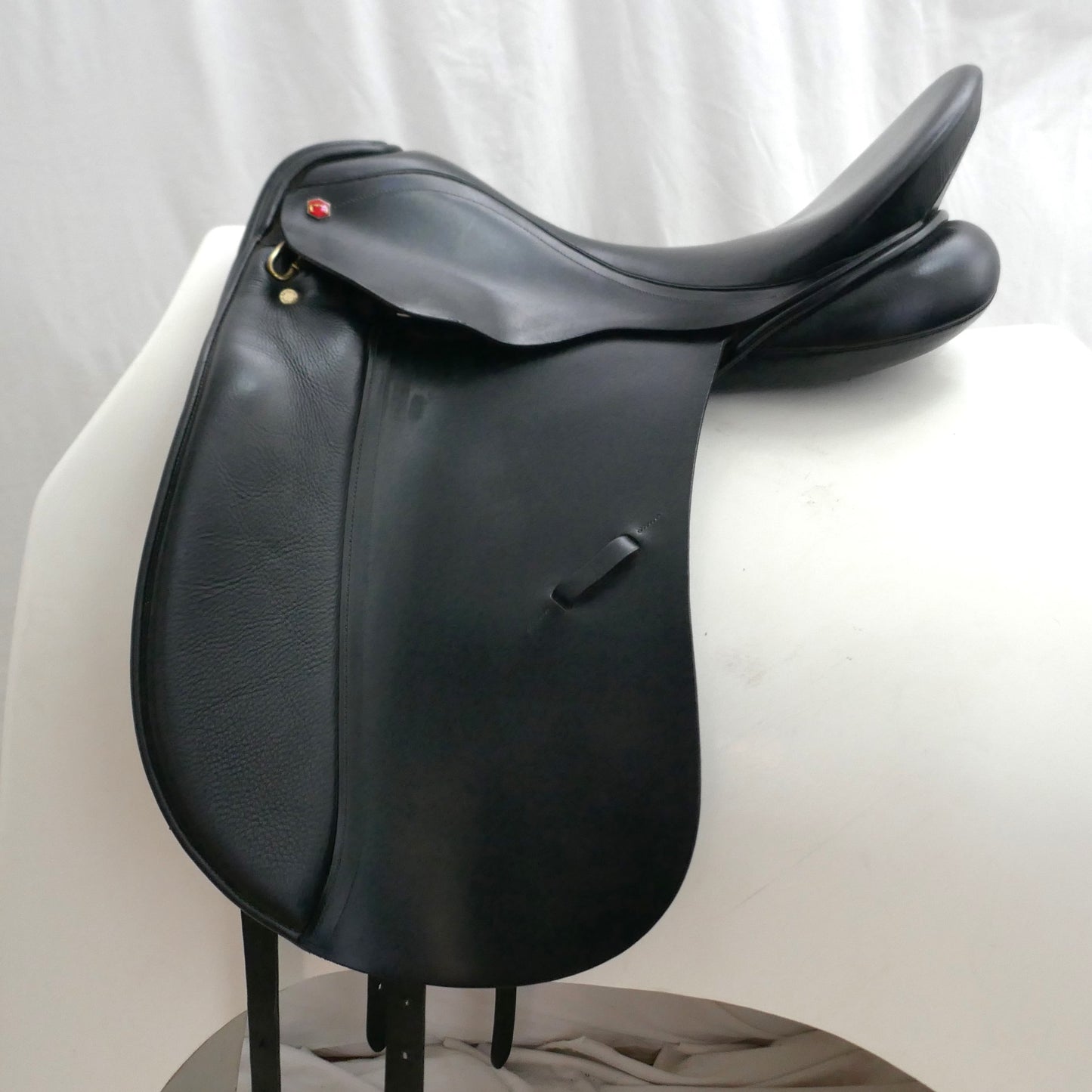 Albion Genesis K2 Dressage Saddle - 17.5" Medium Wide Black TD68