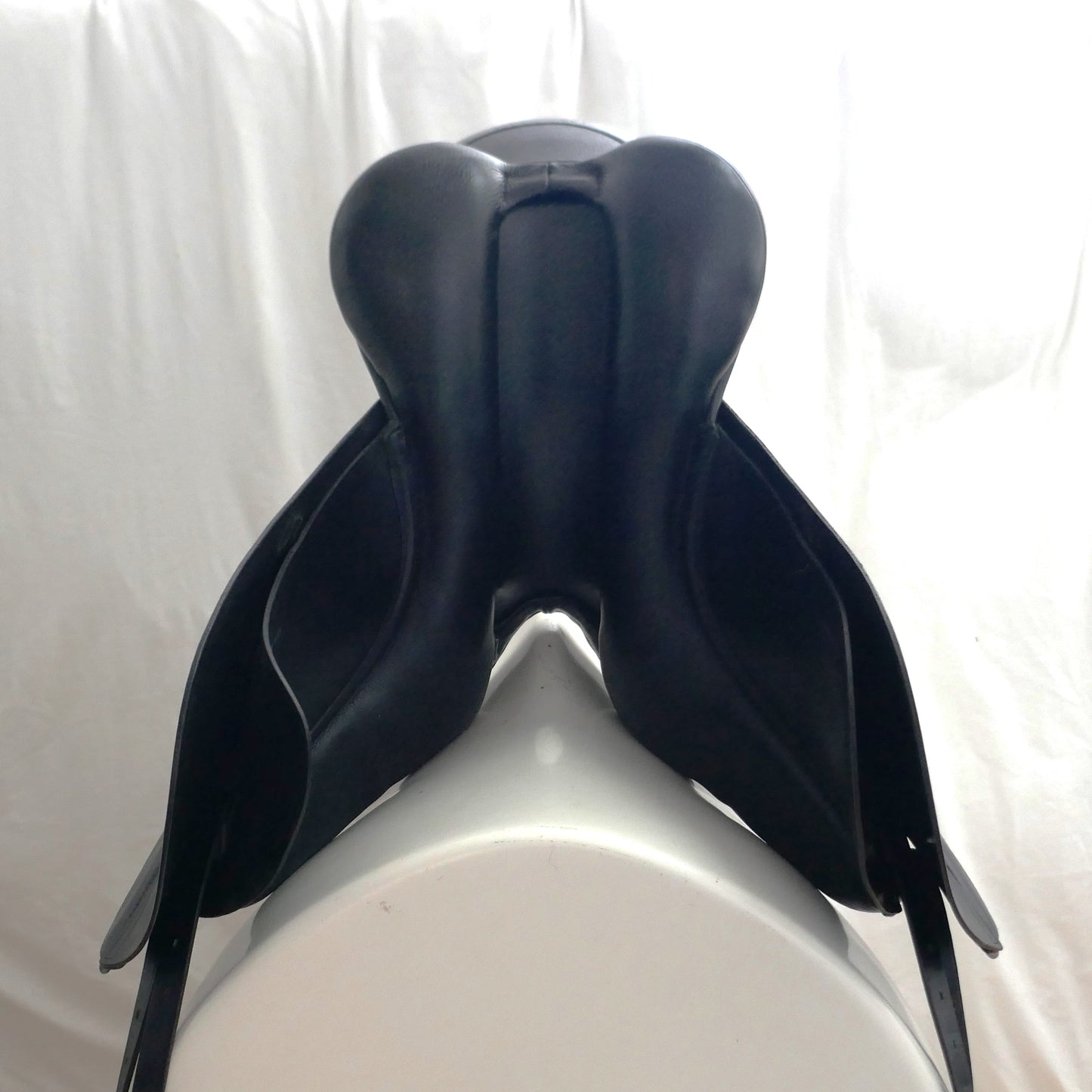 Albion Genesis K2 Dressage Saddle - 17.5" Medium Wide Black TD68