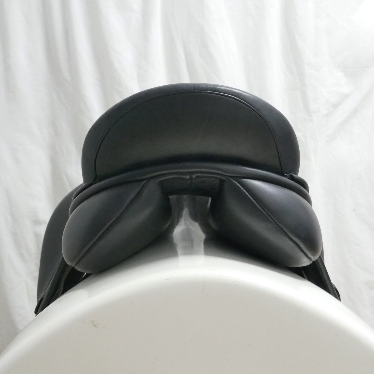 Ideal Impala Professional Dressage Saddle - 17.5" Medium-Wide Black TD72