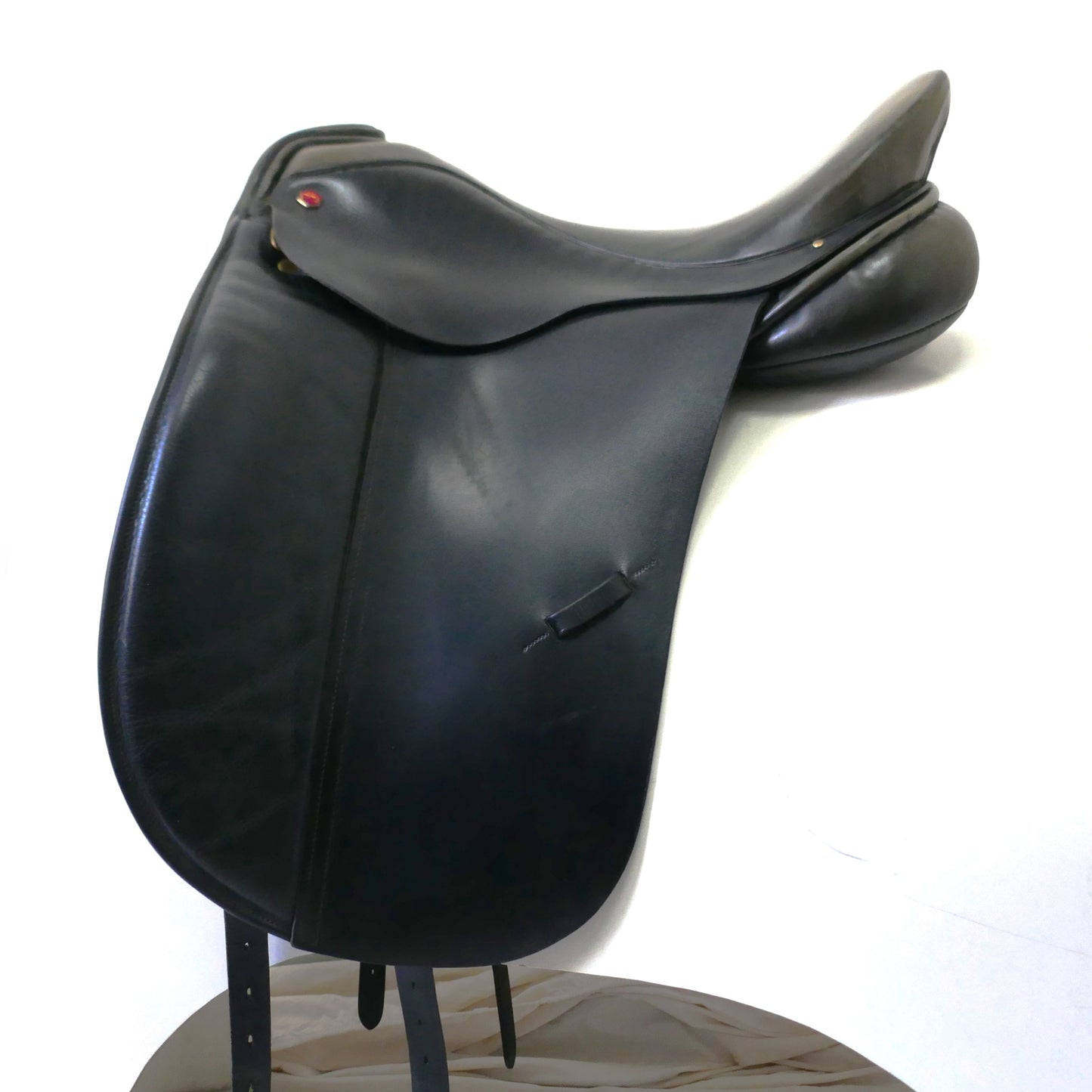 Albion SL Dressage Saddle - 17.5" Wide Black TD73