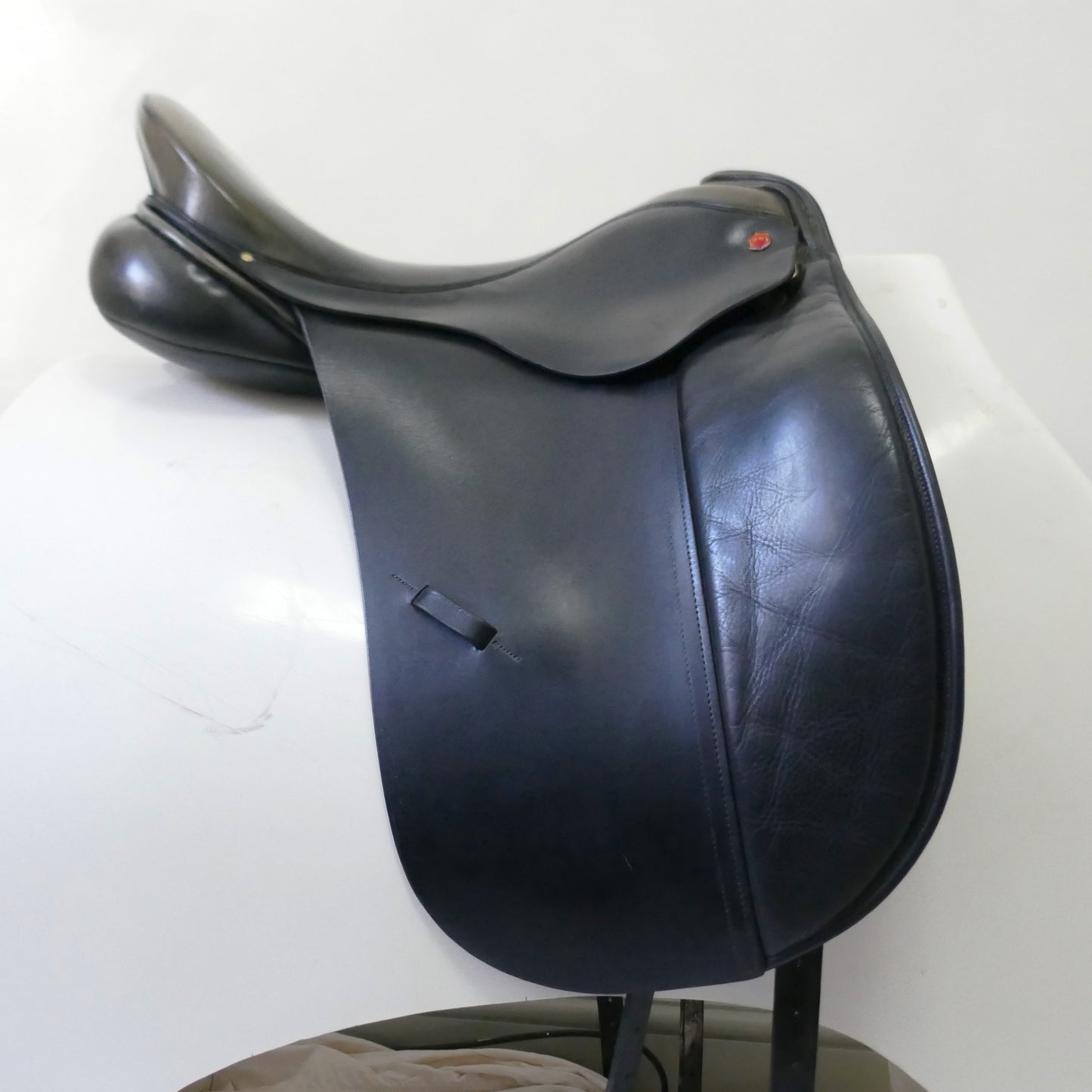 Albion SL Dressage Saddle - 17.5" Wide Black TD73