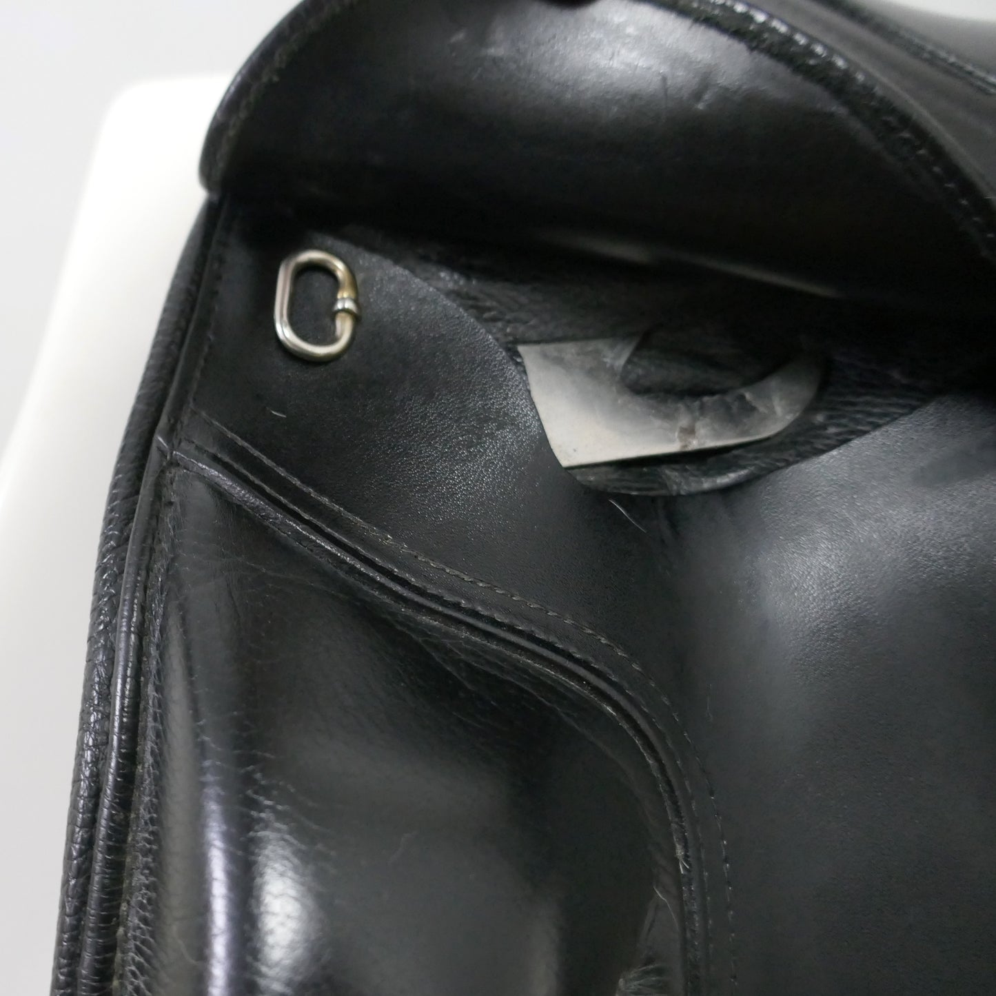Kent & Masters S-Series Surface Block Dressage Saddle - 17.5" Adjustable Black TD75