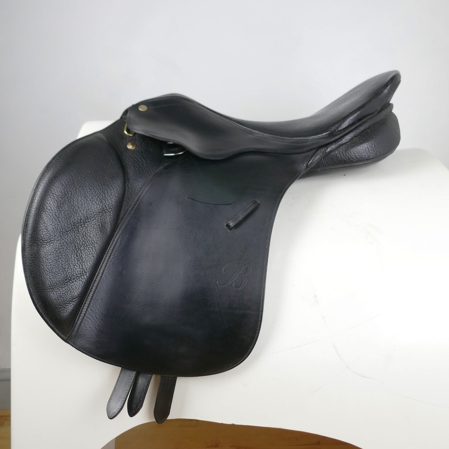 **SOLD** Bates Caprilli Eventing Jump Saddle, 17.5 Seat, Adjustable Tree -  Exchangeable Gullet, CAIR Panels